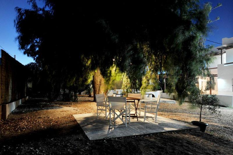 Finikas Studios Adamantas  Dış mekan fotoğraf