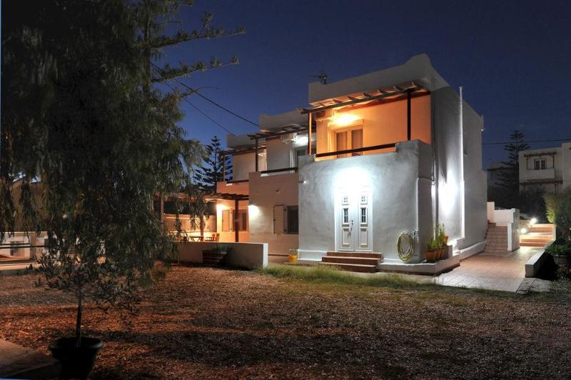 Finikas Studios Adamantas  Dış mekan fotoğraf