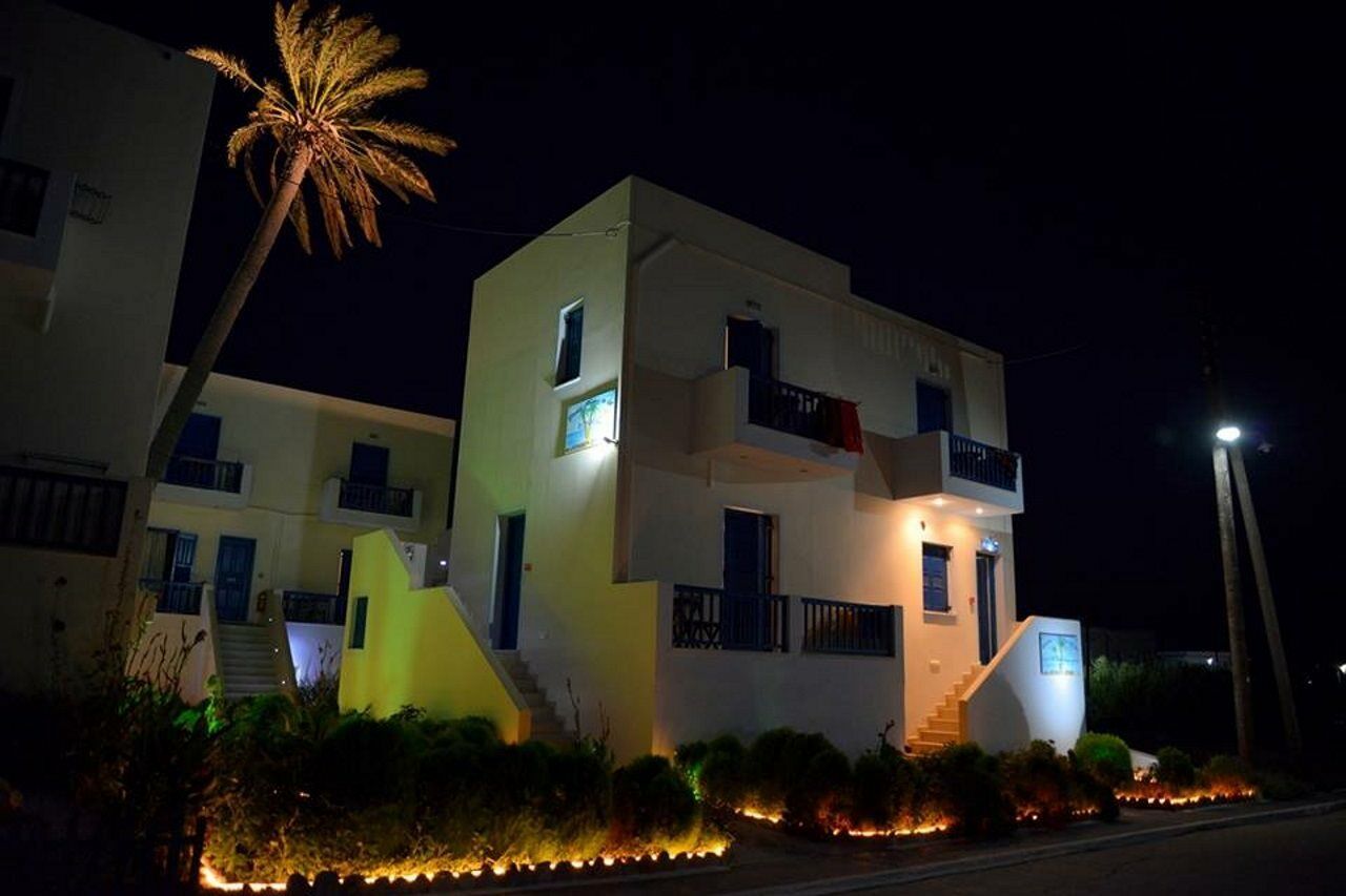 Finikas Studios Adamantas  Dış mekan fotoğraf